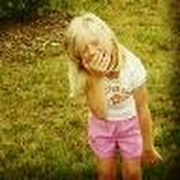 Meet your Posher, Alayna - Picture 1 of 1